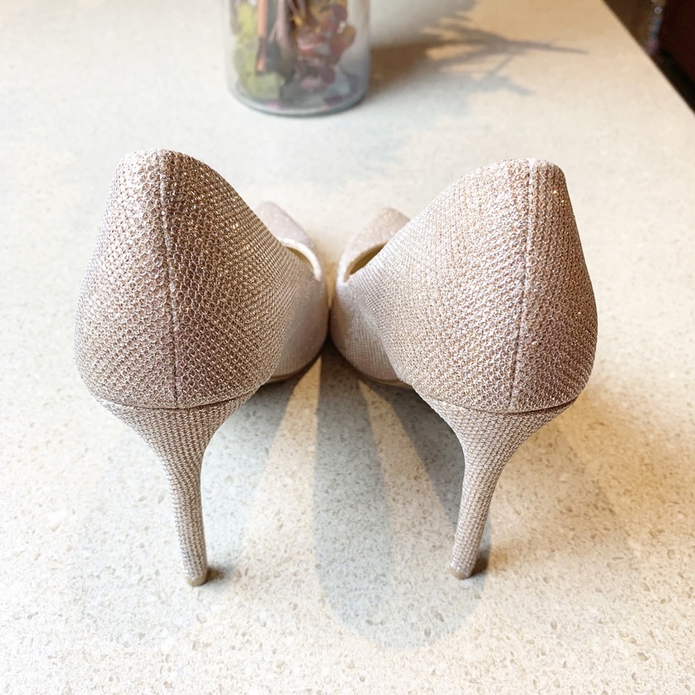 Gold heels size 7.5 - Picture 2 of 3